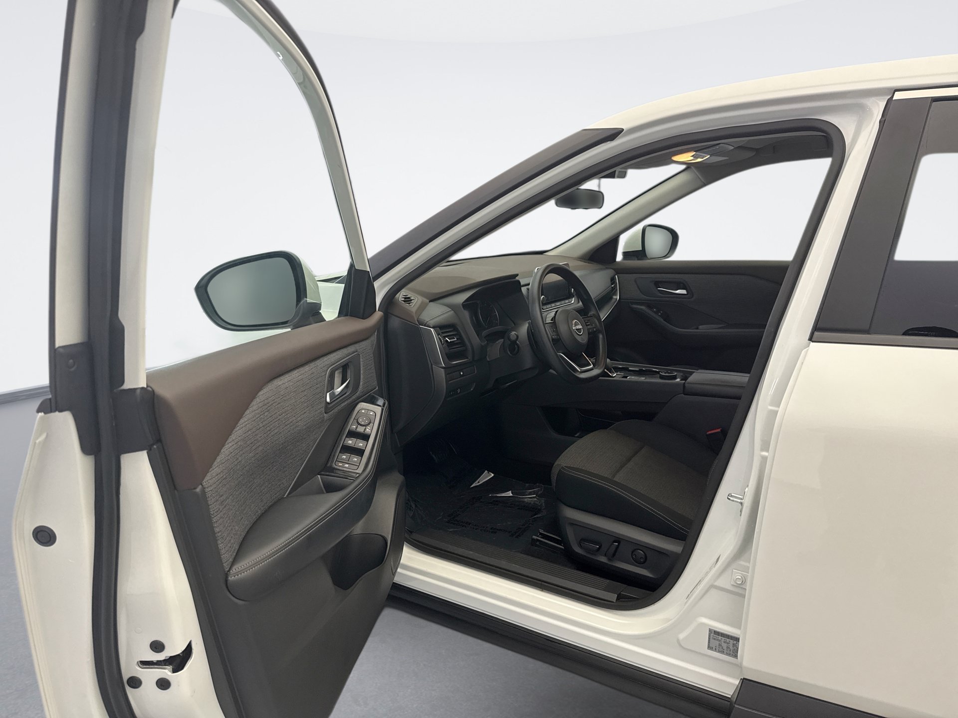 Used 2023 Nissan Rogue SV AWD/4WD image 9
