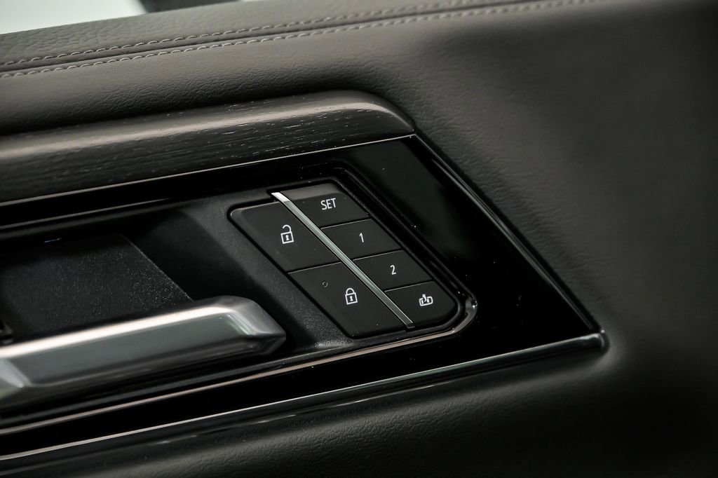 New 2026 GMC Yukon Denali w/ Sun & Power Step Package image 6