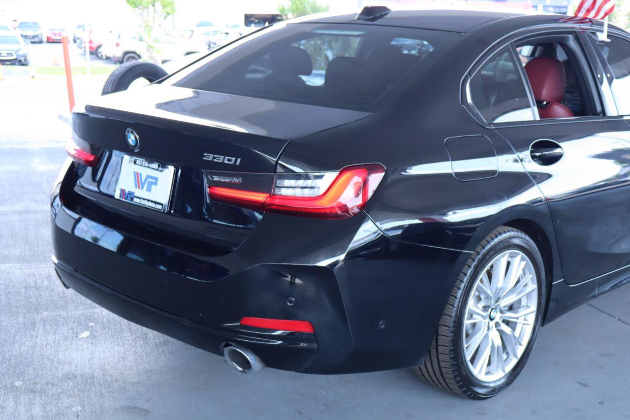 Used 2023 BMW 330i Sedan w/ Premium Package RWD image 7