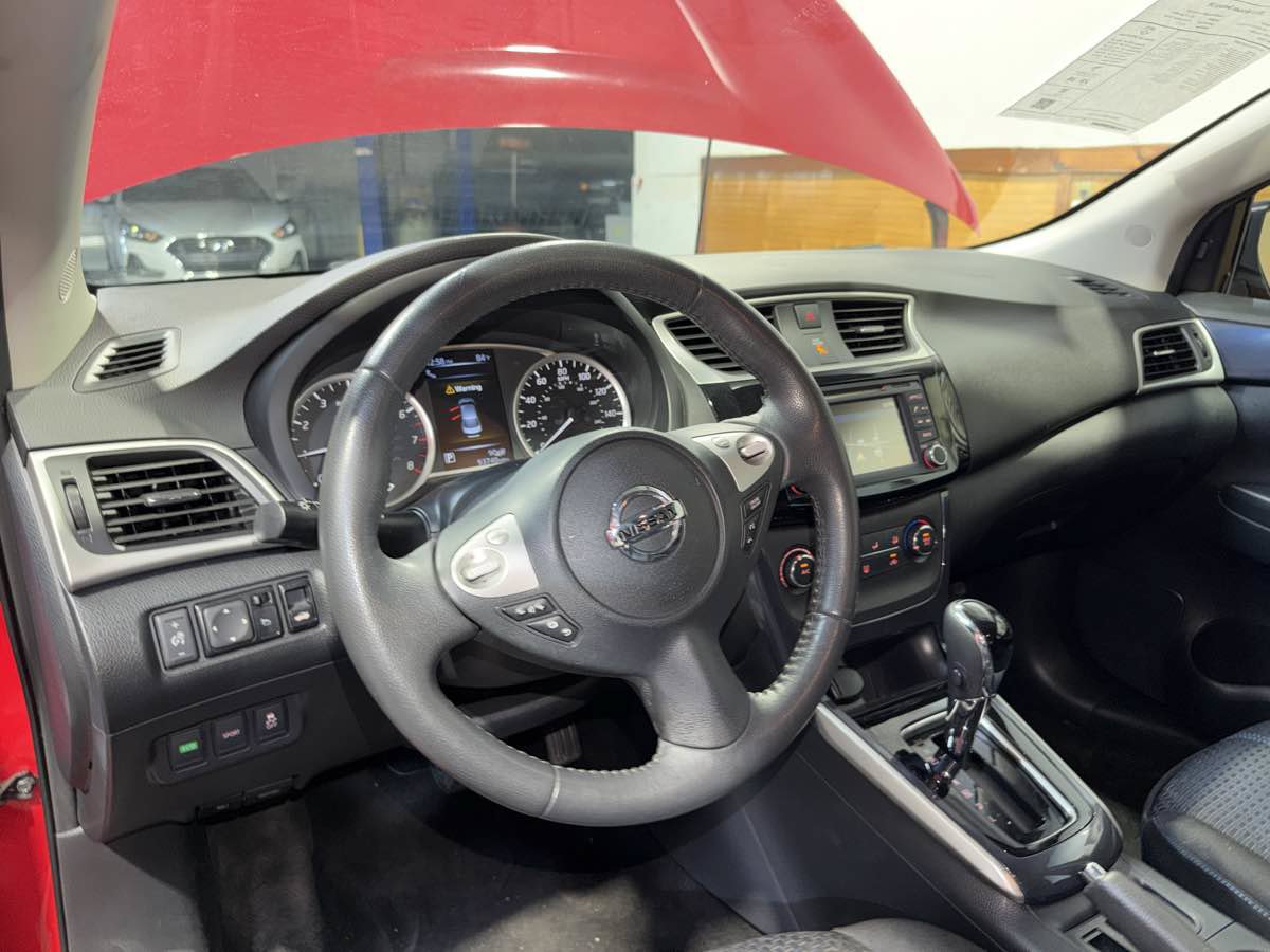 Used 2016 Nissan Sentra SR w/ Driver's Assist Package FWD image 17