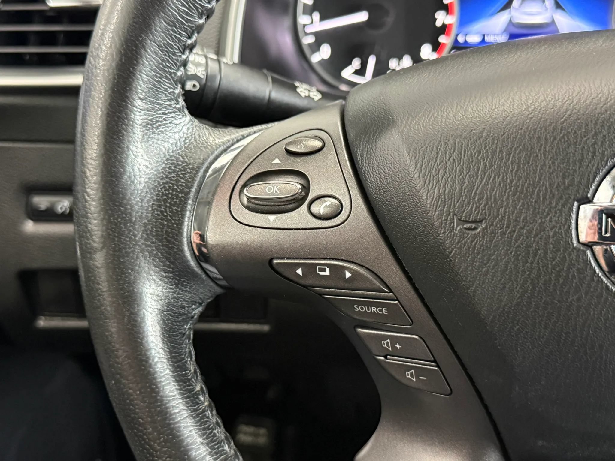 Used 2022 Nissan Murano SV w/ SV Midnight Edition Package AWD/4WD image 12
