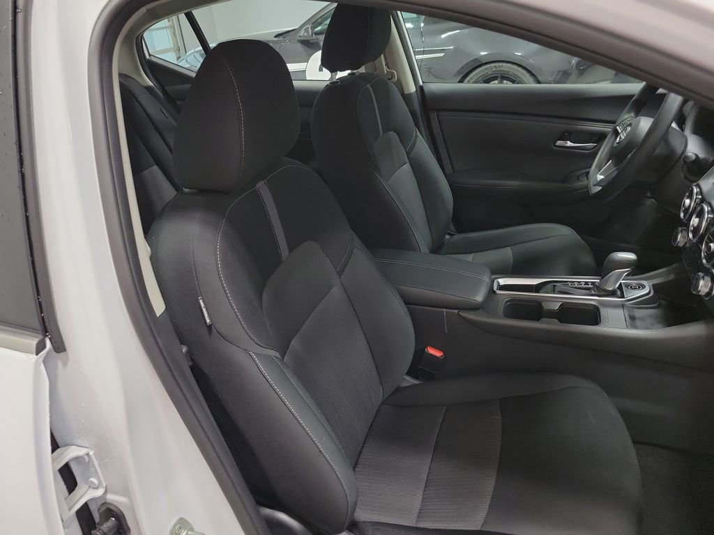 Used 2025 Nissan Sentra SV image 17