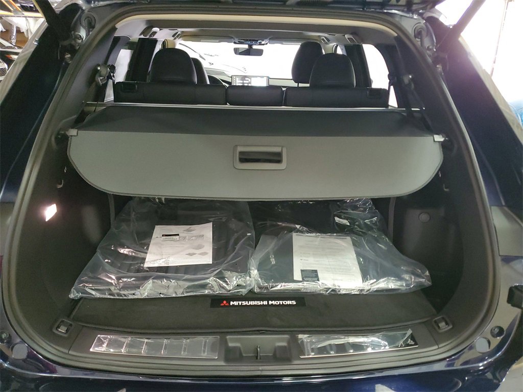 New 2025 Mitsubishi Outlander SE image 10