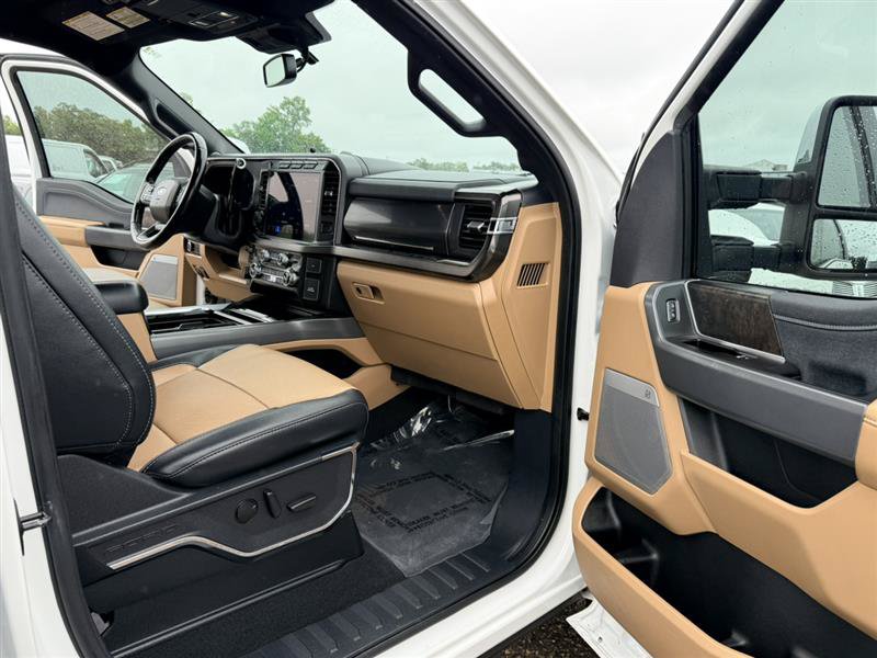 Used 2023 Ford F350 Lariat w/ Lariat Ultimate Package AWD/4WD image 12
