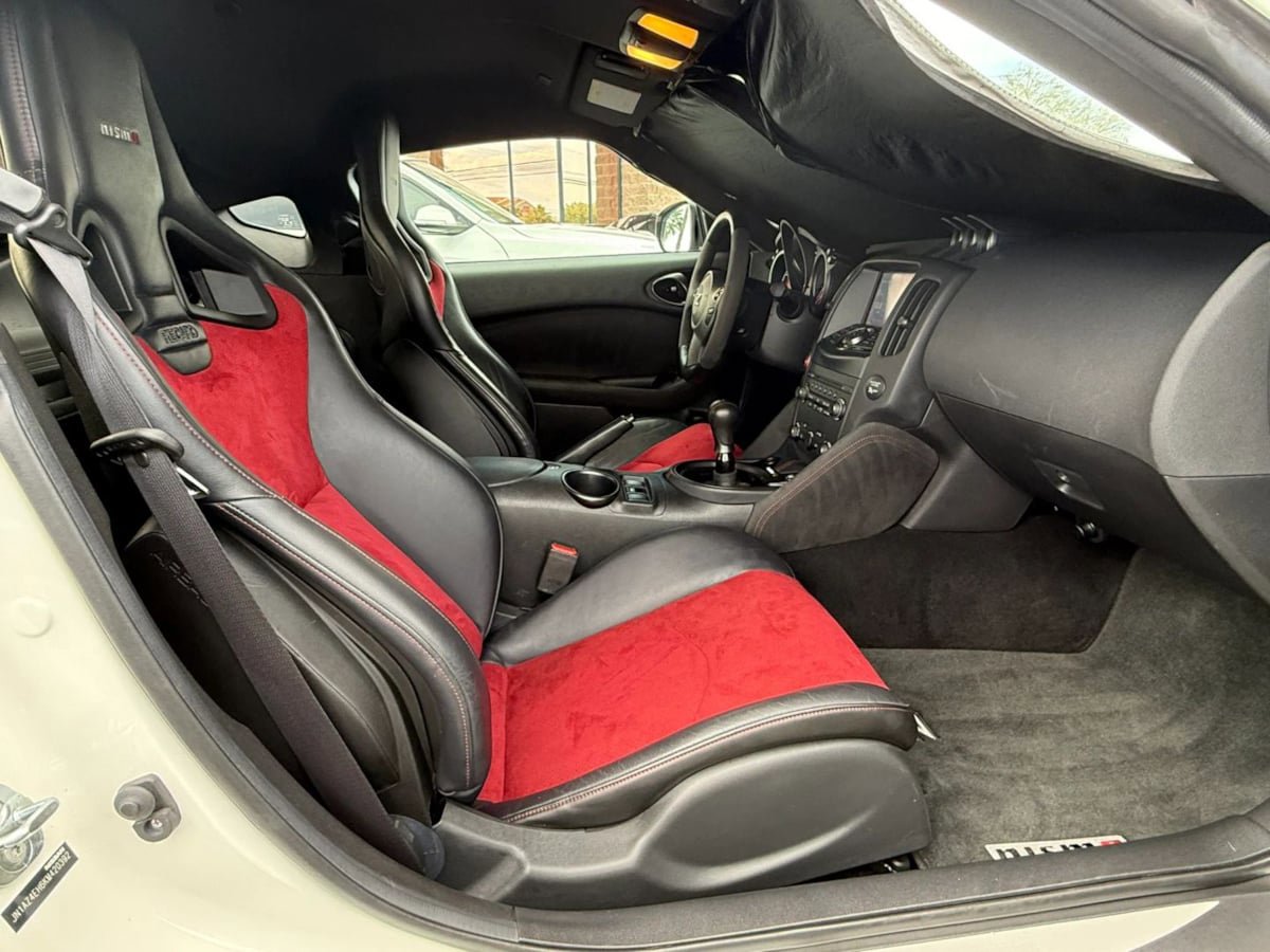 Used 2019 Nissan 370Z NISMO RWD image 40