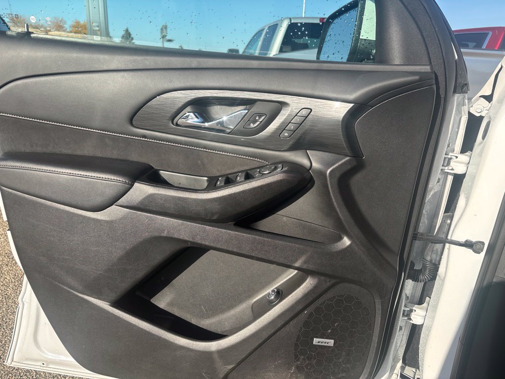 Used 2024 Chevrolet Traverse High Country AWD/4WD image 18