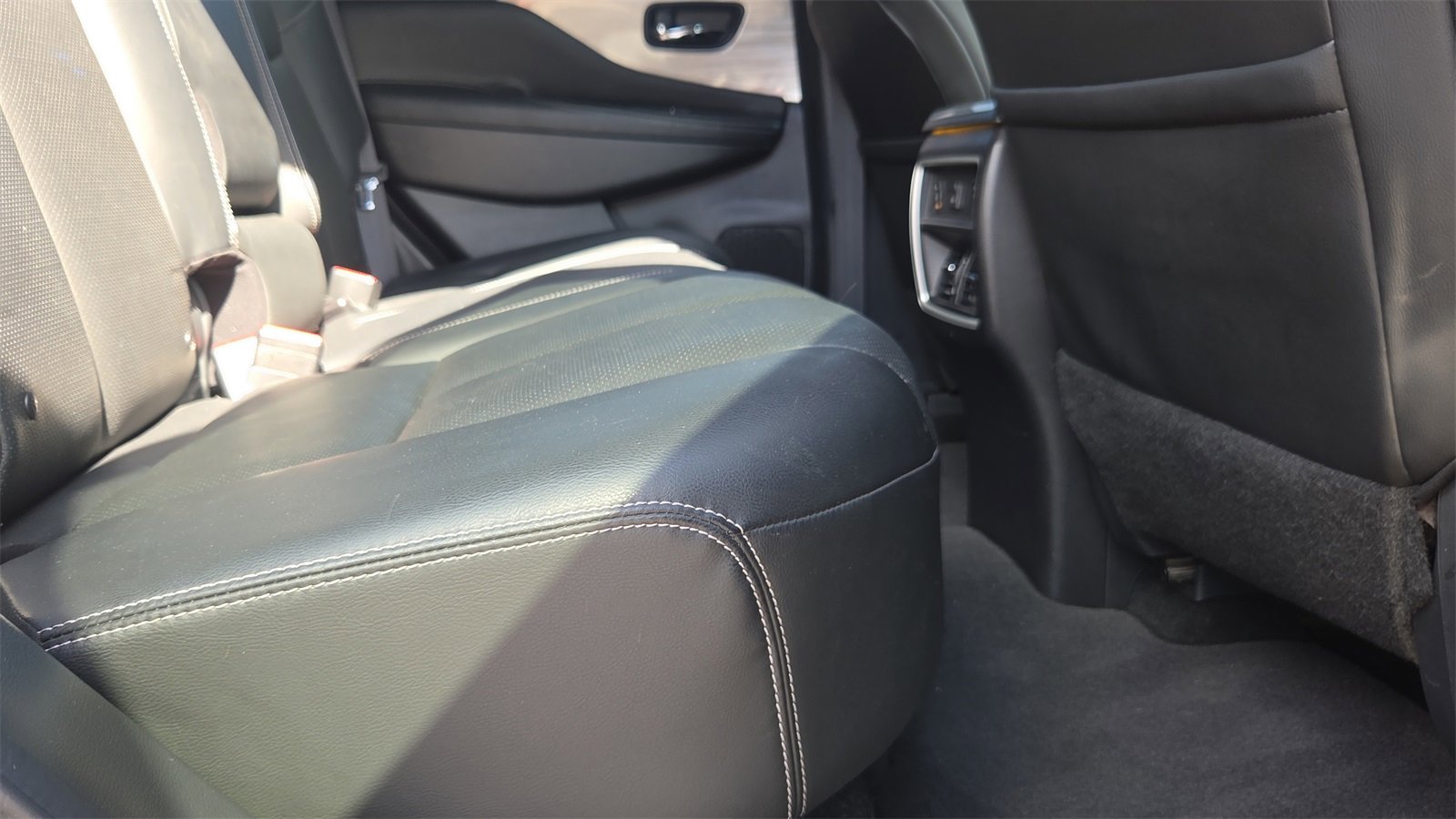 Used 2018 Nissan Murano SL w/ Midnight Edition Package image 17