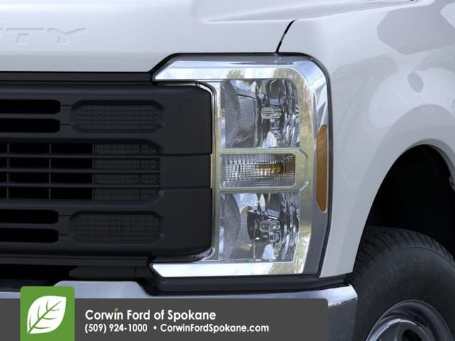 New 2026 Ford F250 XL w/ XL Chrome Package image 18