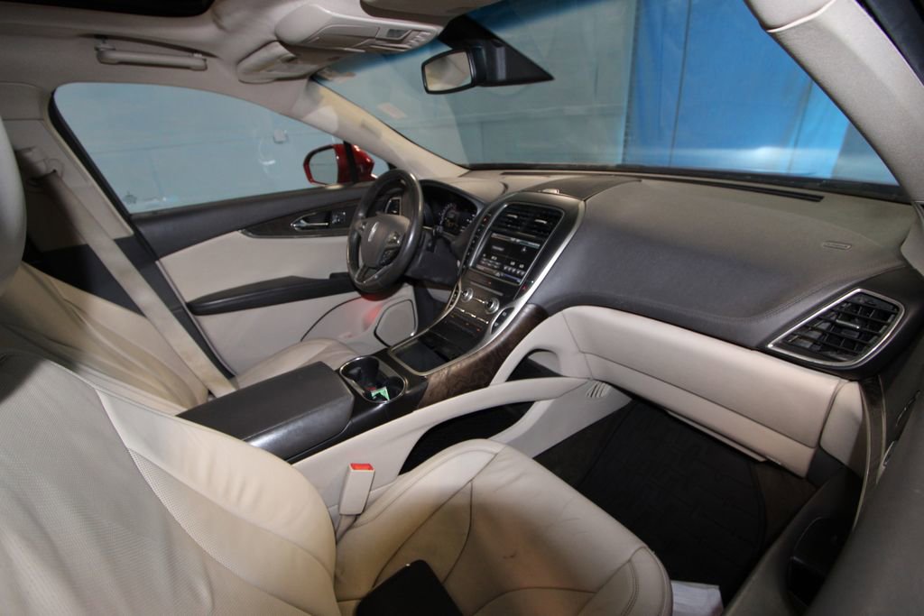 Used 2016 Lincoln MKX Reserve w/ Driver Assistance Package image 24