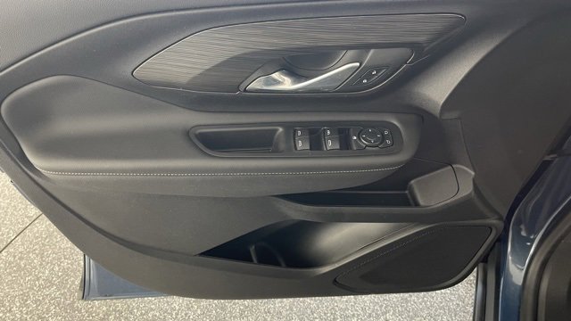 Used 2024 GMC Terrain SLE w/ Driver Convenience Package image 34