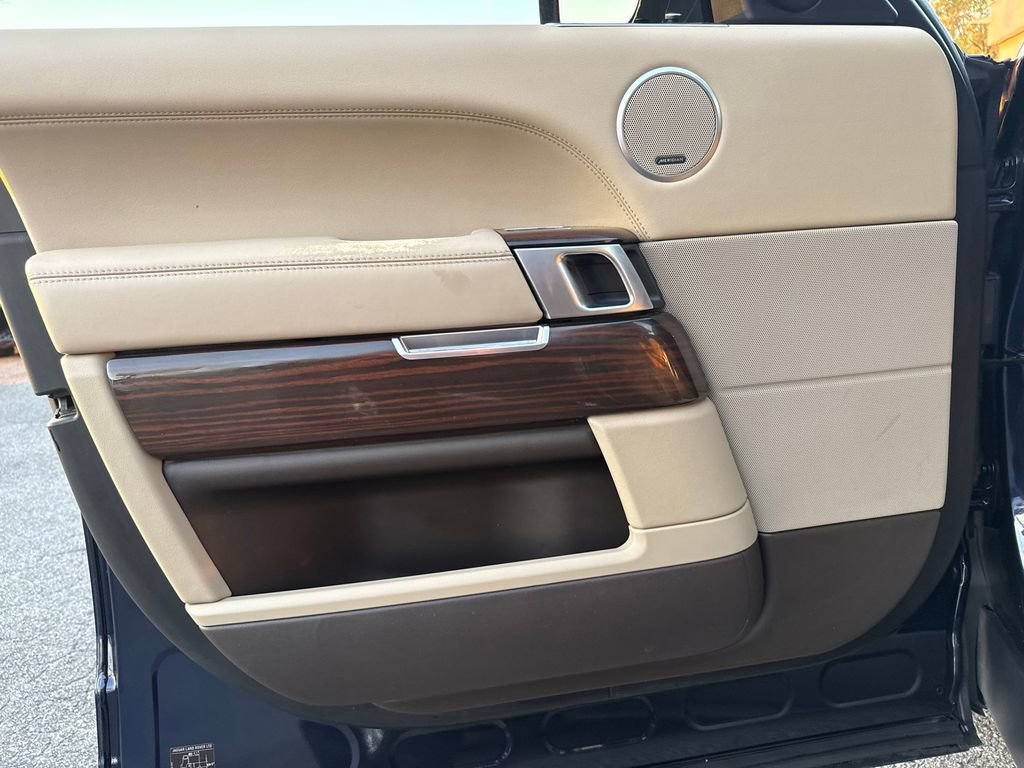Used 2016 Land Rover Range Rover Supercharged image 13