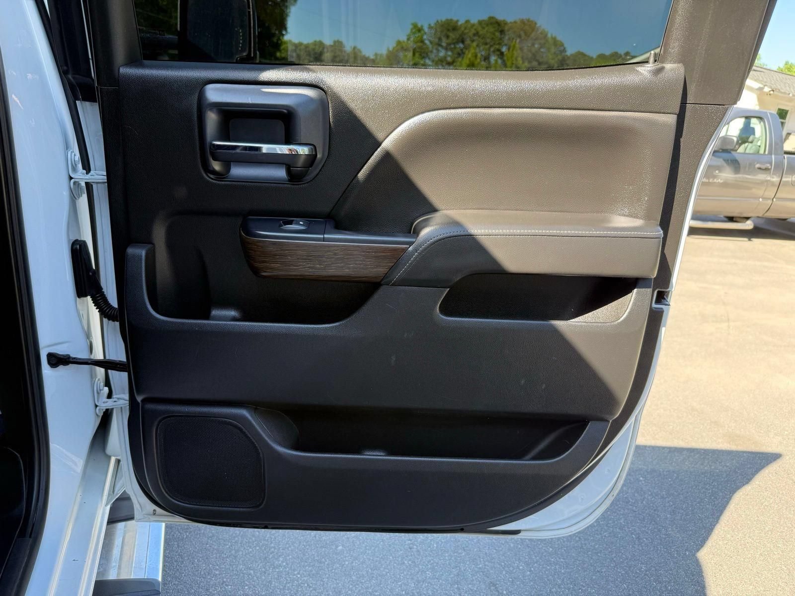 Used 2019 GMC Sierra 3500 Denali w/ Duramax Plus Package AWD/4WD image 30