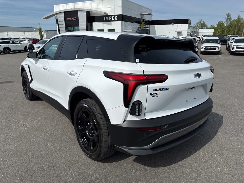 Used 2024 Chevrolet Blazer EV AWD Police image 3