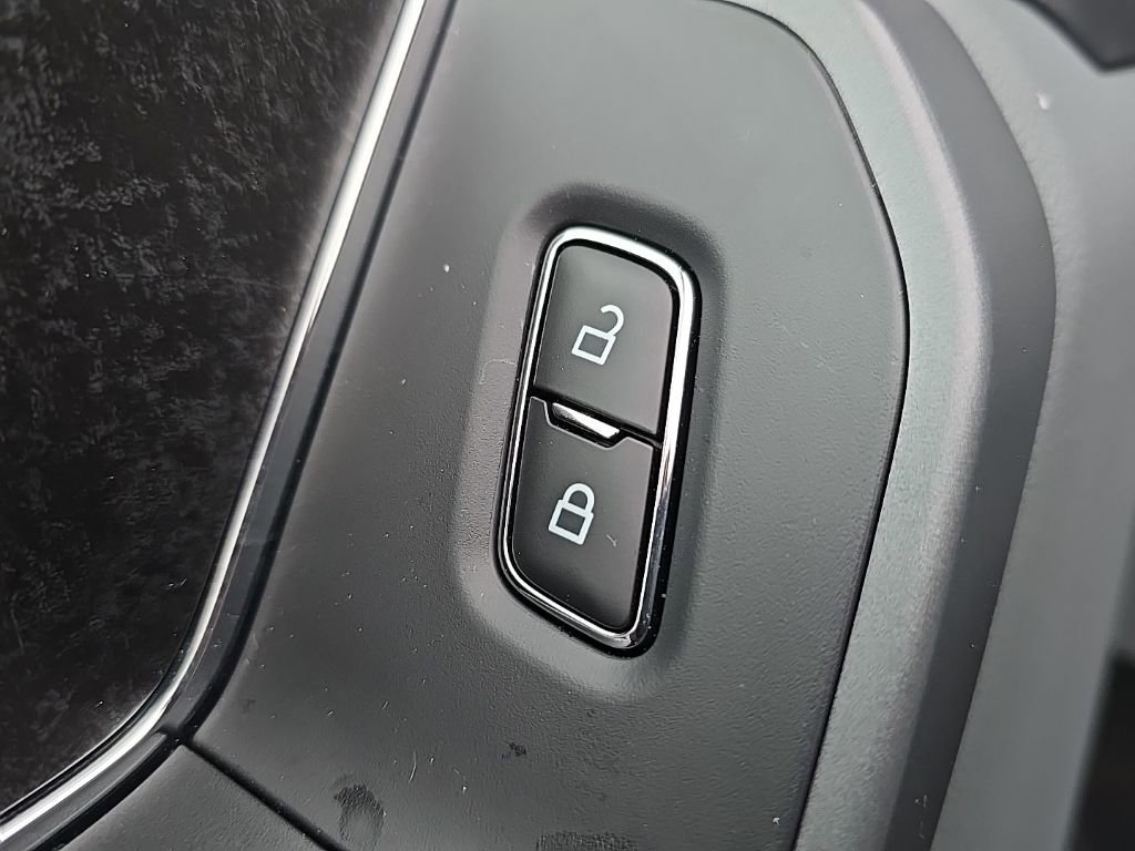 New 2025 Ford F150 Lightning Flash AWD/4WD image 9