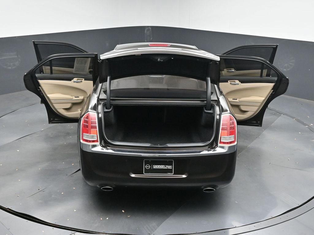 Used 2013 Chrysler 300 Base image 45