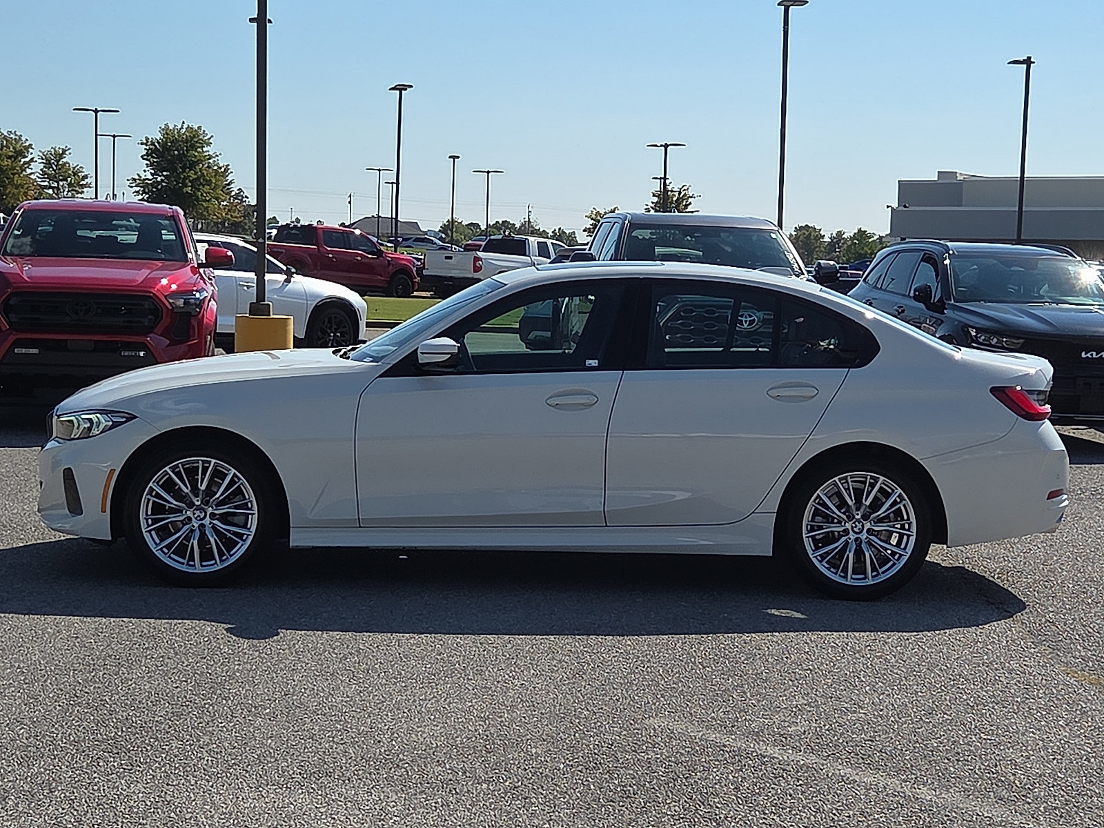 Used 2023 BMW 330i xDrive Sedan w/ Driving Assistance Package AWD/4WD image 3