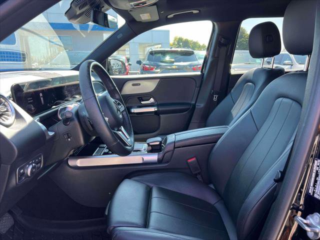 Used 2022 Mercedes-Benz GLB 250 4MATIC image 16