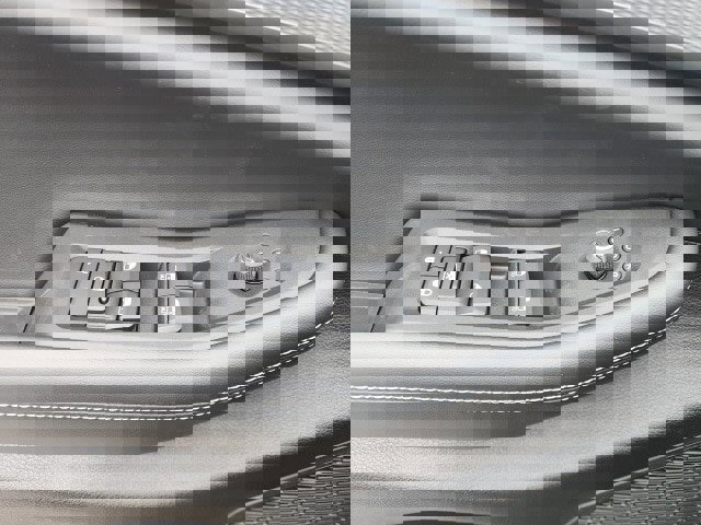 New 2025 Jeep Grand Cherokee Altitude image 16