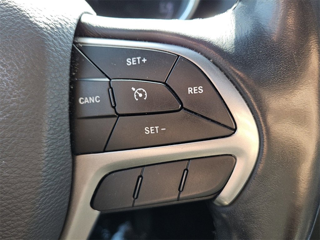 Used 2020 Jeep Grand Cherokee Limited image 23