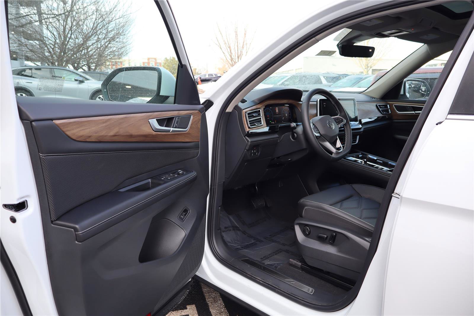 New 2026 Volkswagen Atlas SE image 11