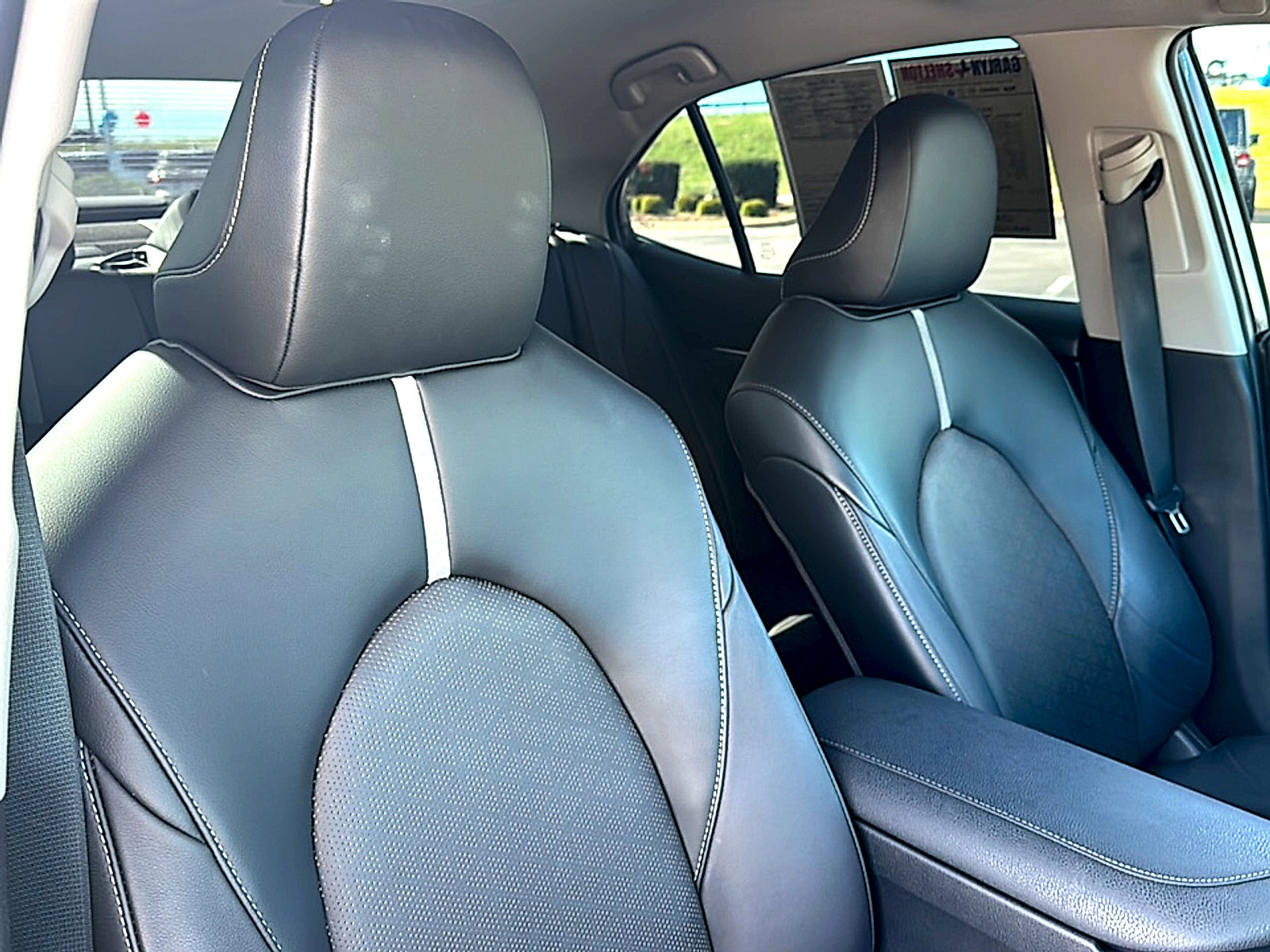 Used 2022 Toyota Camry XSE image 23