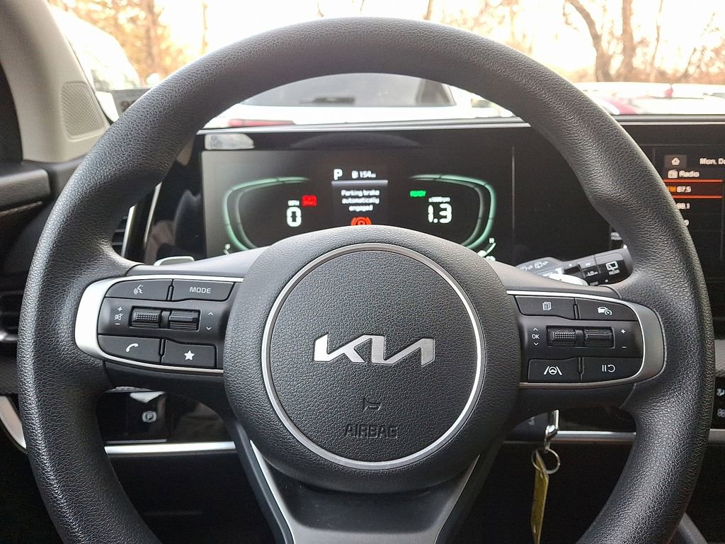 Used 2023 Kia Sportage LX image 18