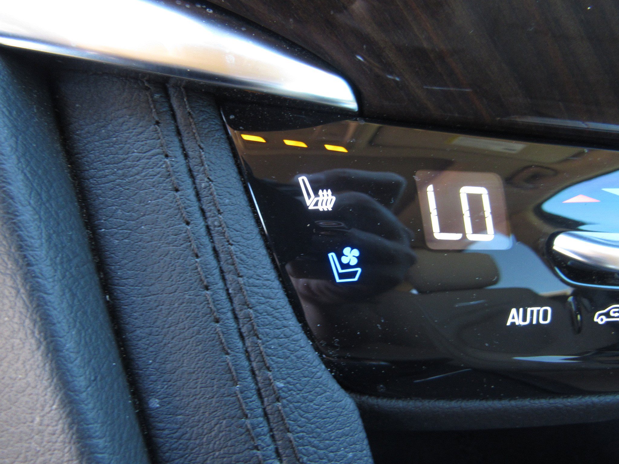 Used 2024 Cadillac XT6 Premium Luxury w/ Platinum Package image 23