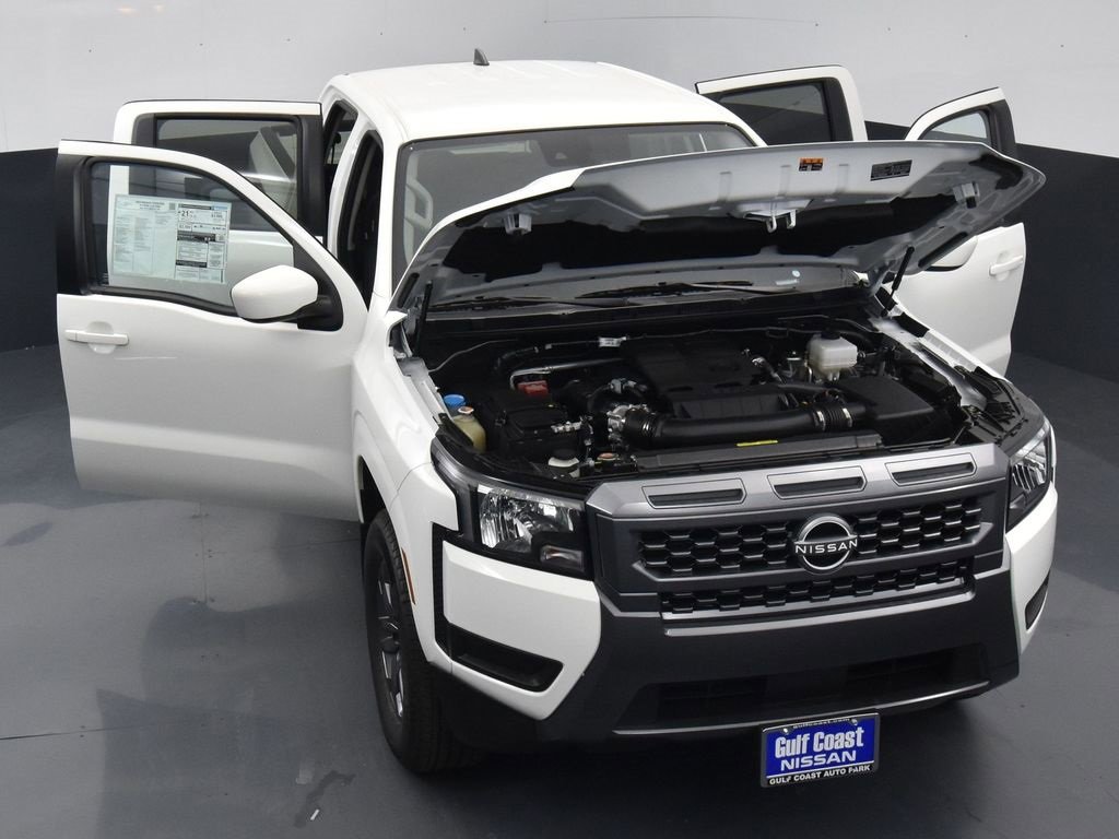Certified 2025 Nissan Frontier SV image 39