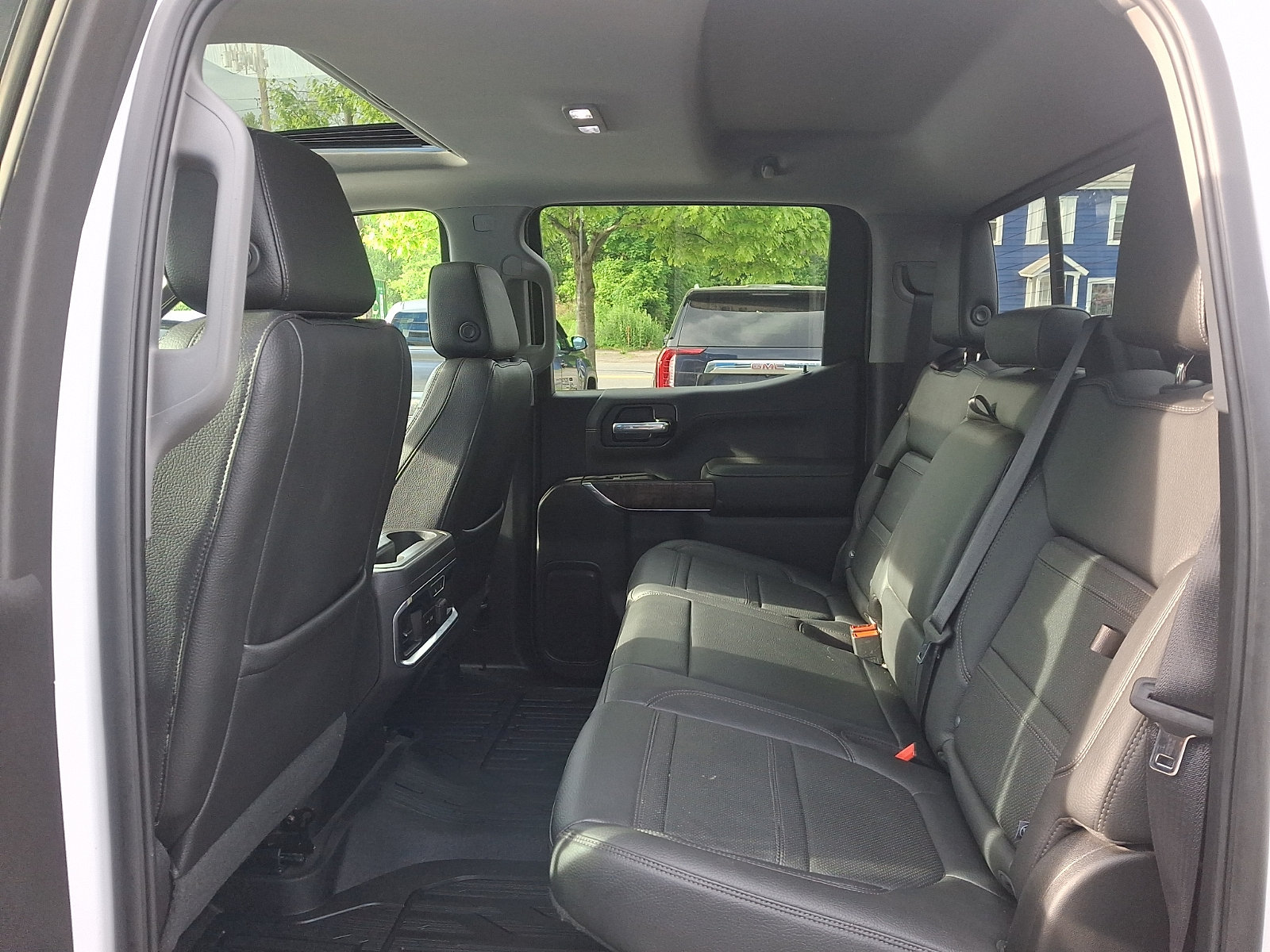 Used 2019 GMC Sierra 1500 Denali w/ Driver Alert Package II AWD/4WD image 10