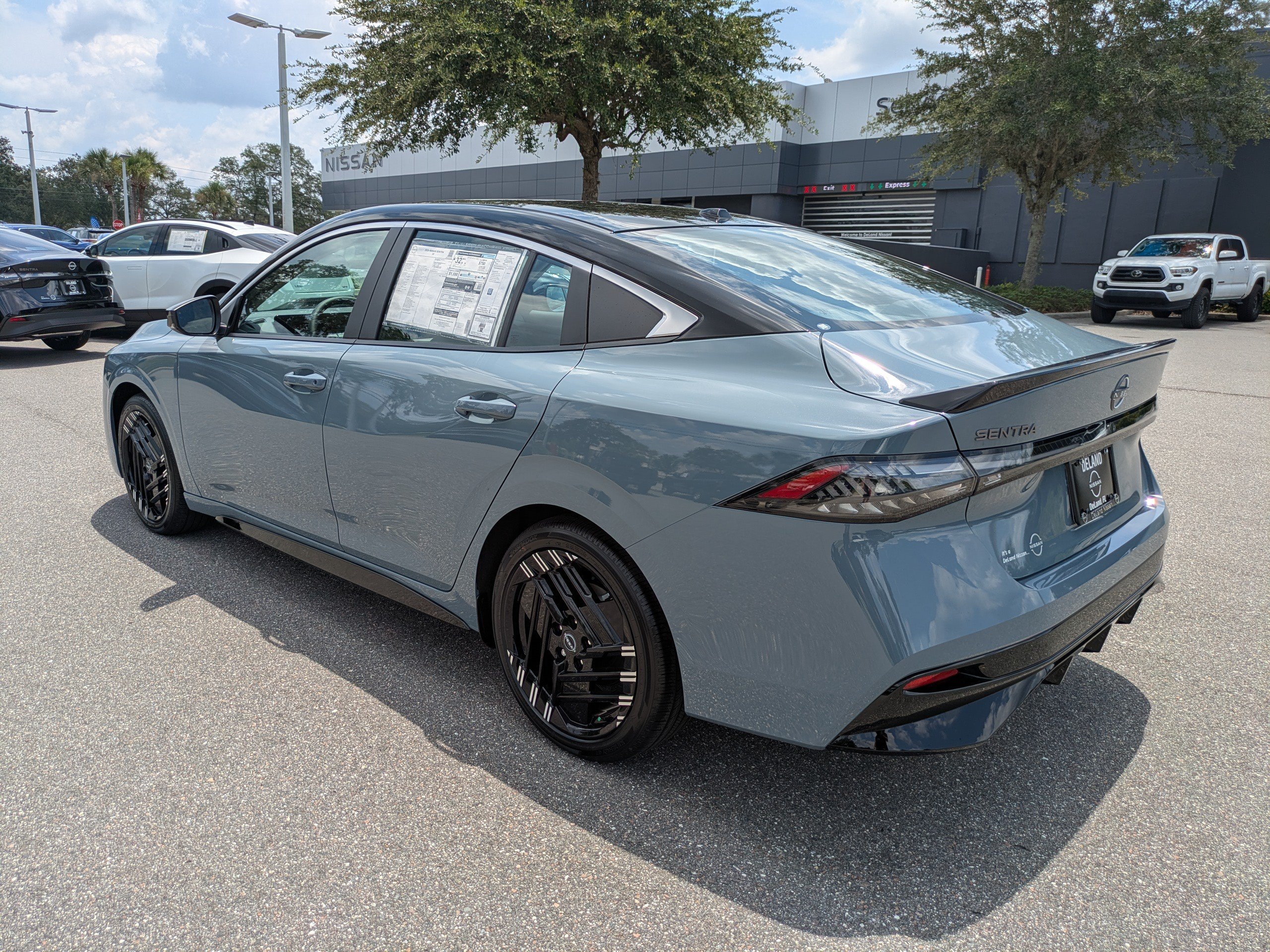 New 2026 Nissan Sentra SR w/ Floor Mat Package FWD image 6