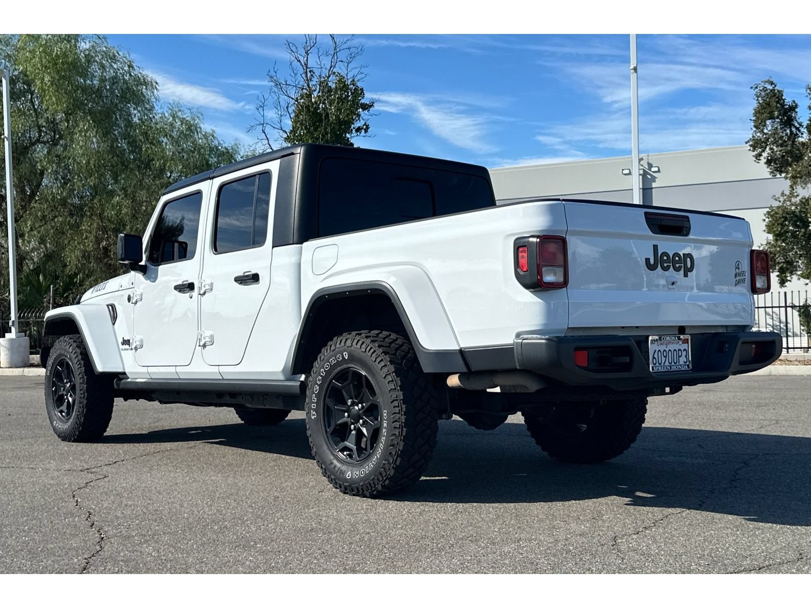 Used 2022 Jeep Gladiator Sport AWD/4WD image 3