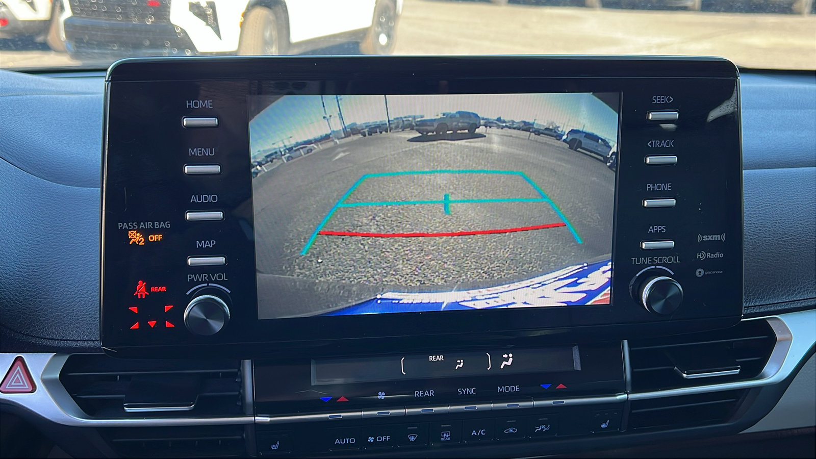 Used 2021 Toyota Sienna XLE image 22