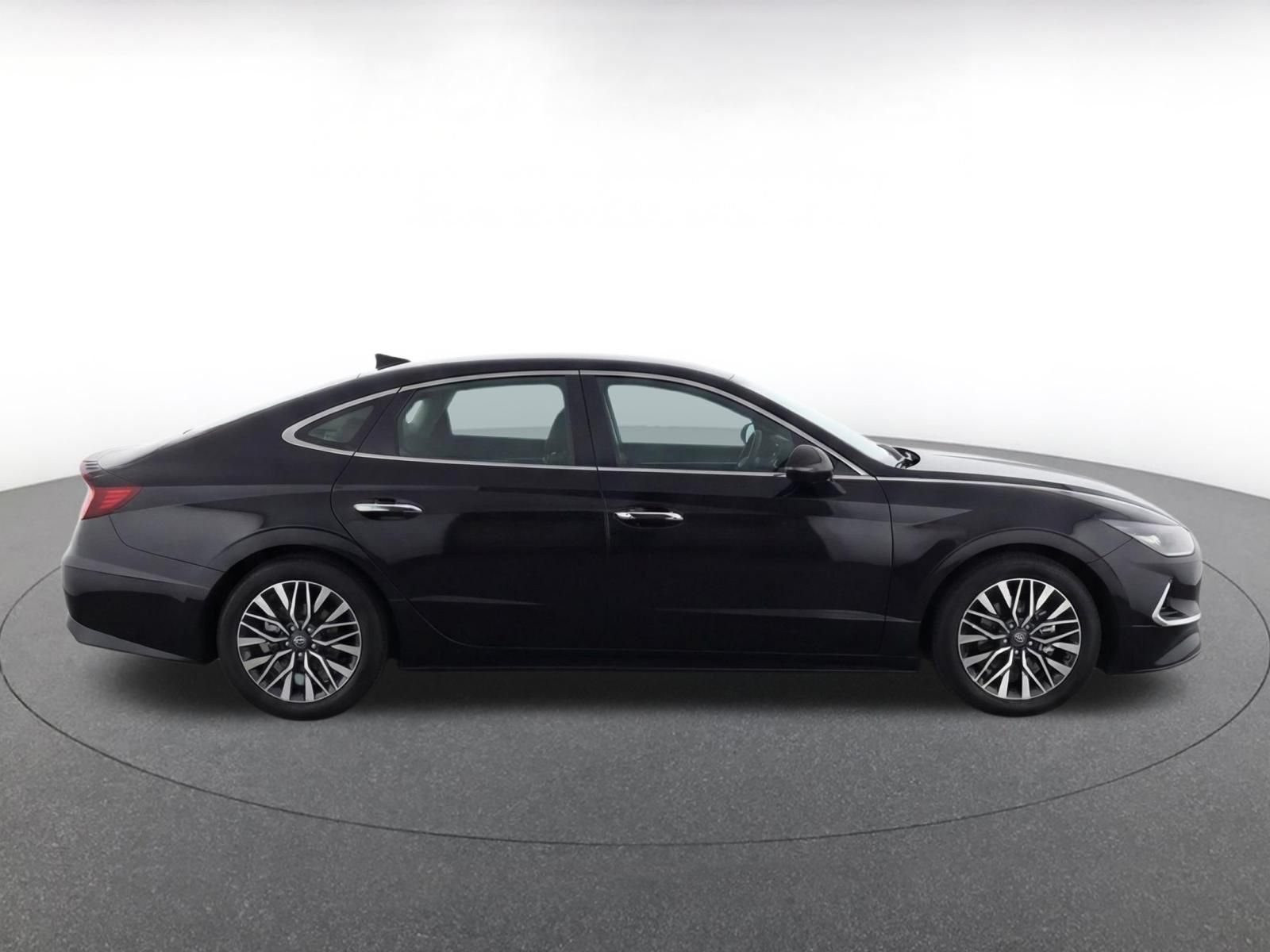 Used 2024 Nissan Altima 2.5 SV FWD image 10