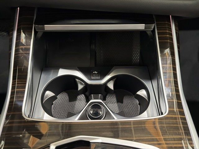 Used 2025 BMW X7 xDrive40i w/ Parking Assistance Package image 41