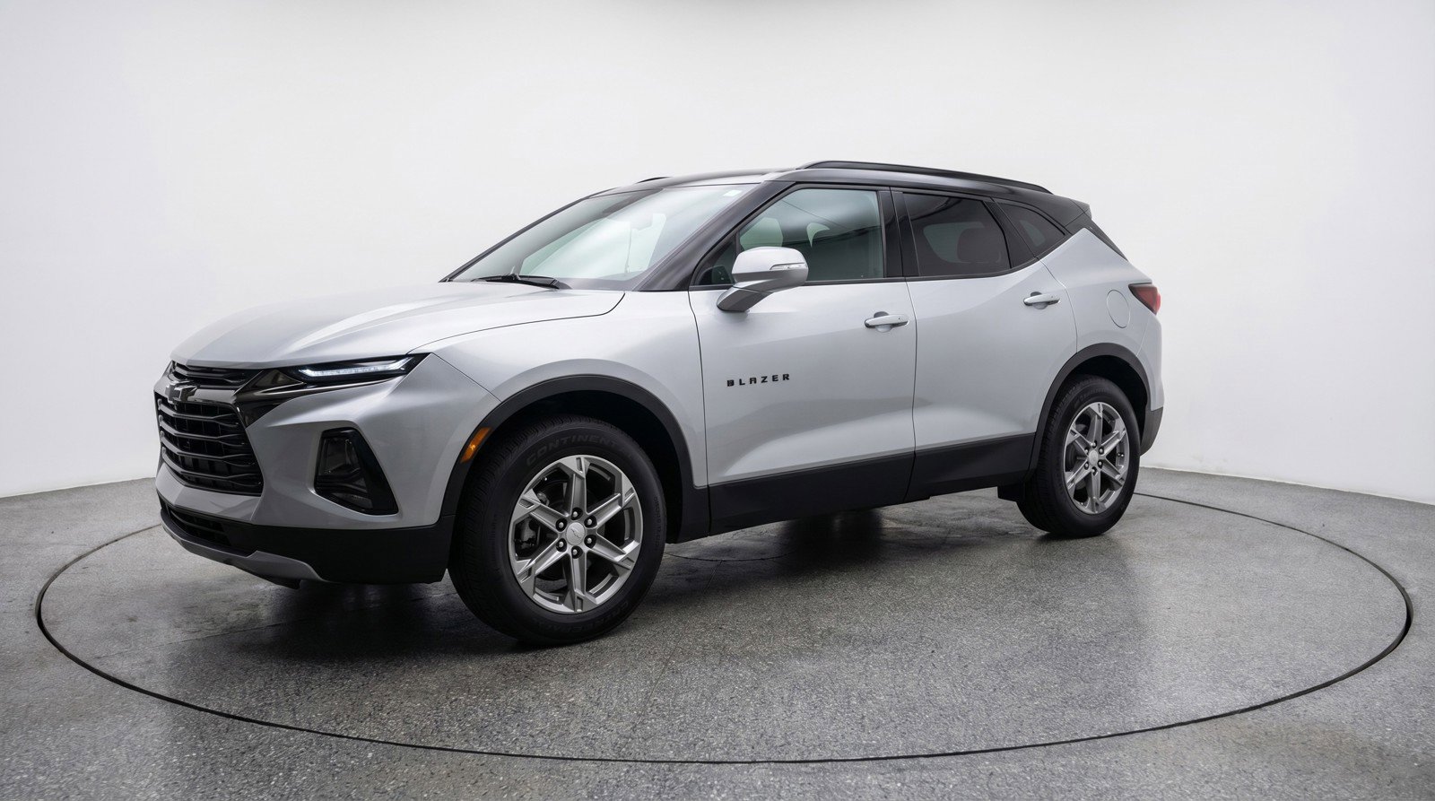 Used 2025 Chevrolet Blazer LT image 3