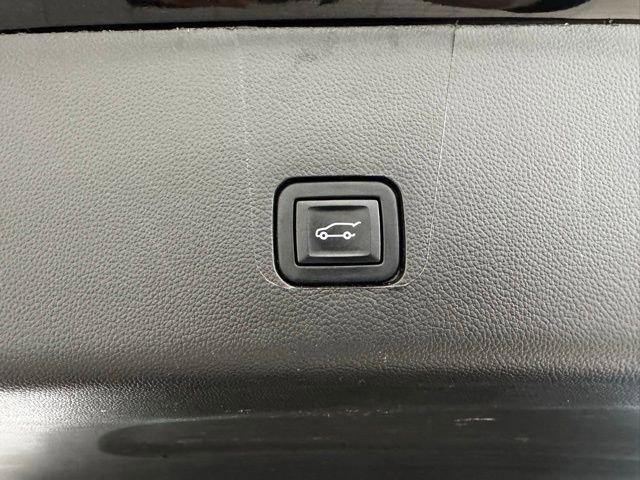 Certified 2023 Chevrolet Traverse LT image 38