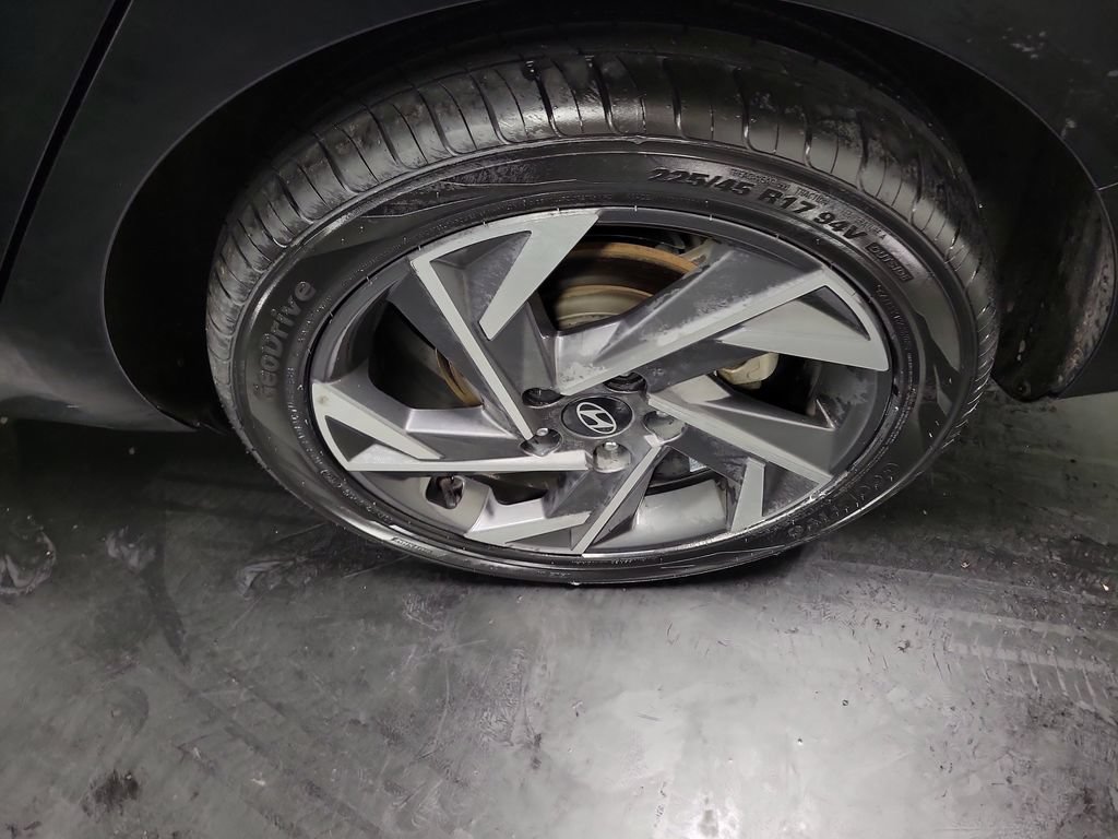 Used 2024 Hyundai Elantra SE FWD image 12