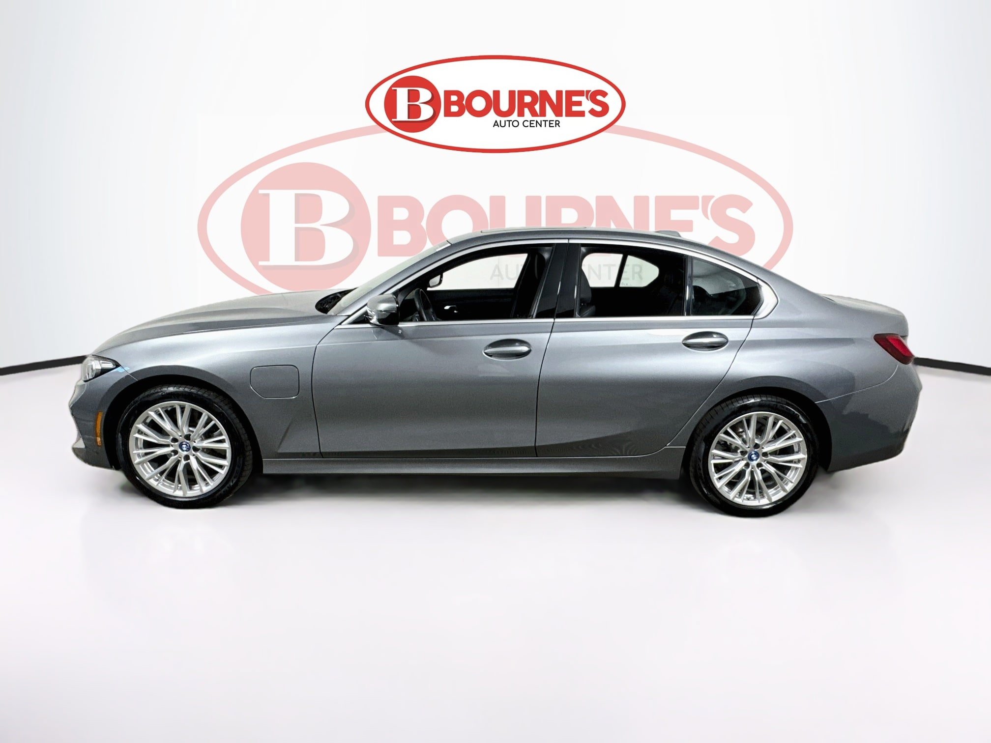 Used 2024 BMW 330e xDrive w/ Premium Package AWD/4WD image 7