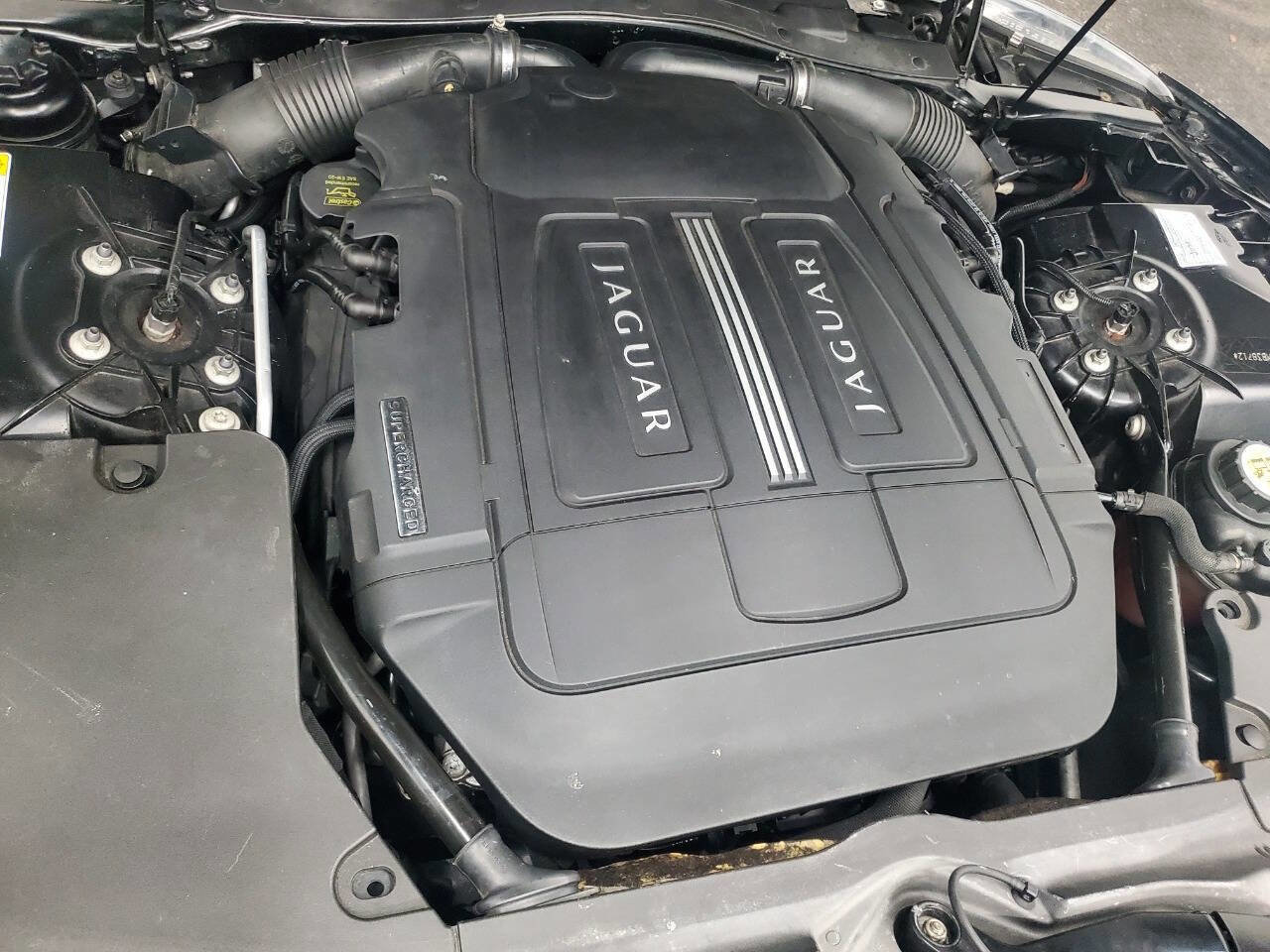 Used 2010 Jaguar XKR R image 4