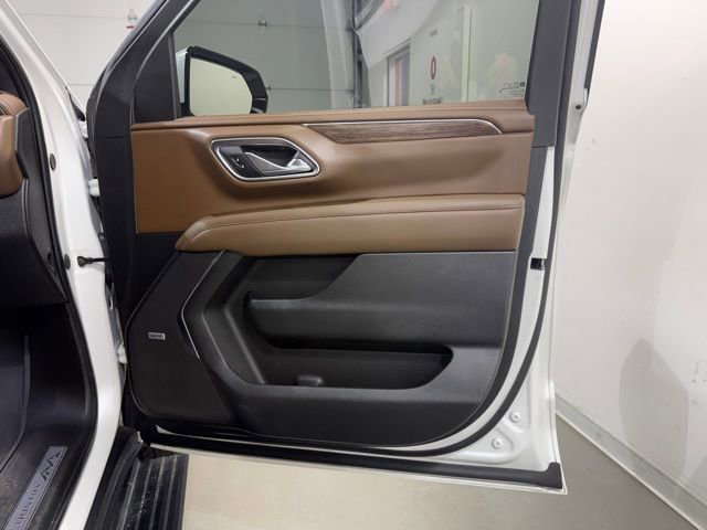 Used 2024 Chevrolet Suburban High Country image 31