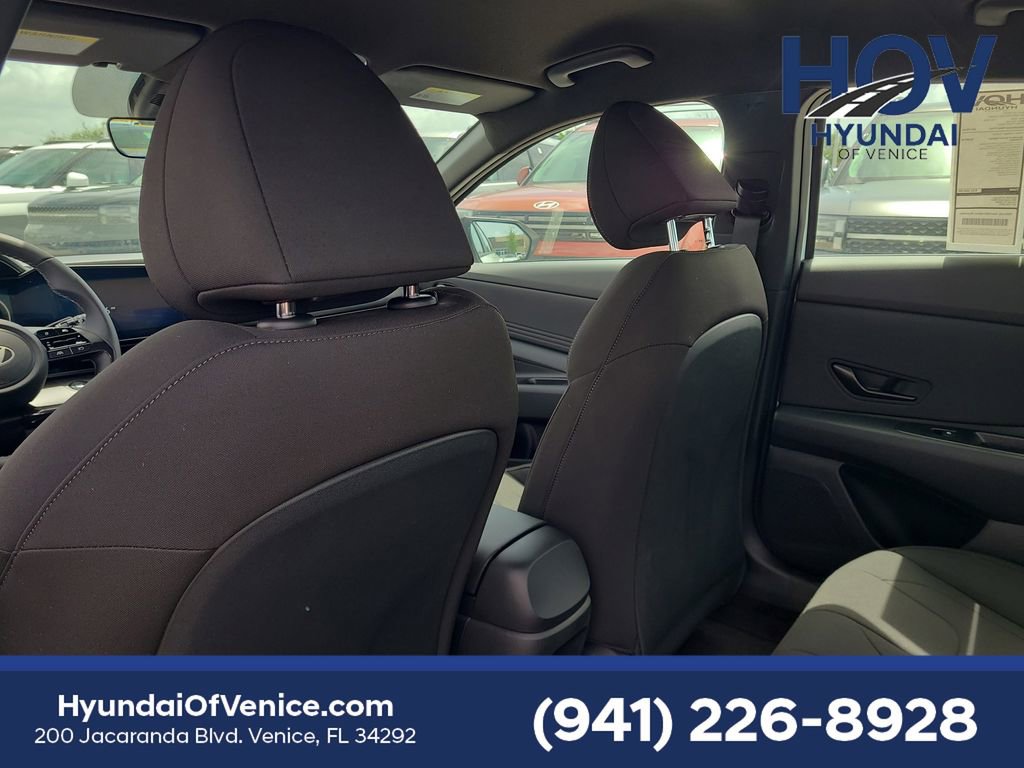 New 2025 Hyundai Elantra SEL image 6