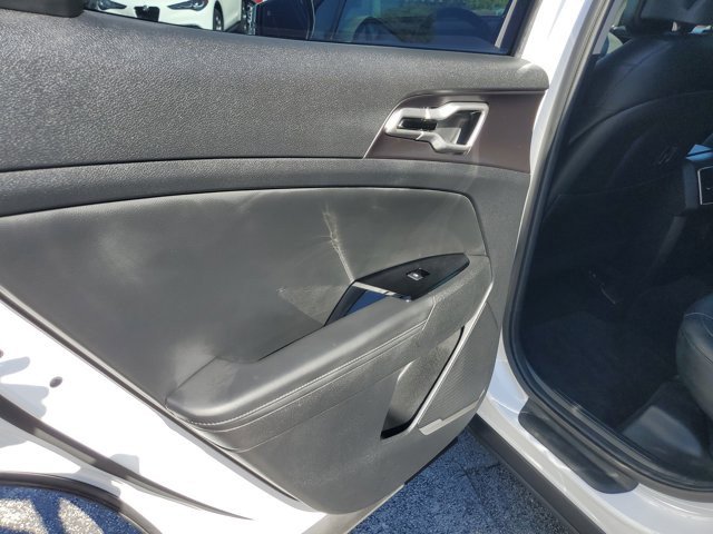 Used 2024 Kia Sportage EX image 19