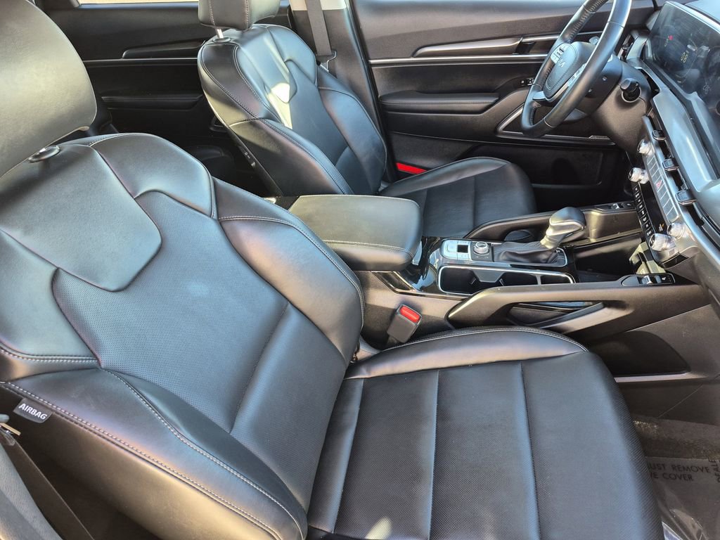 Certified 2025 Kia Telluride S image 16