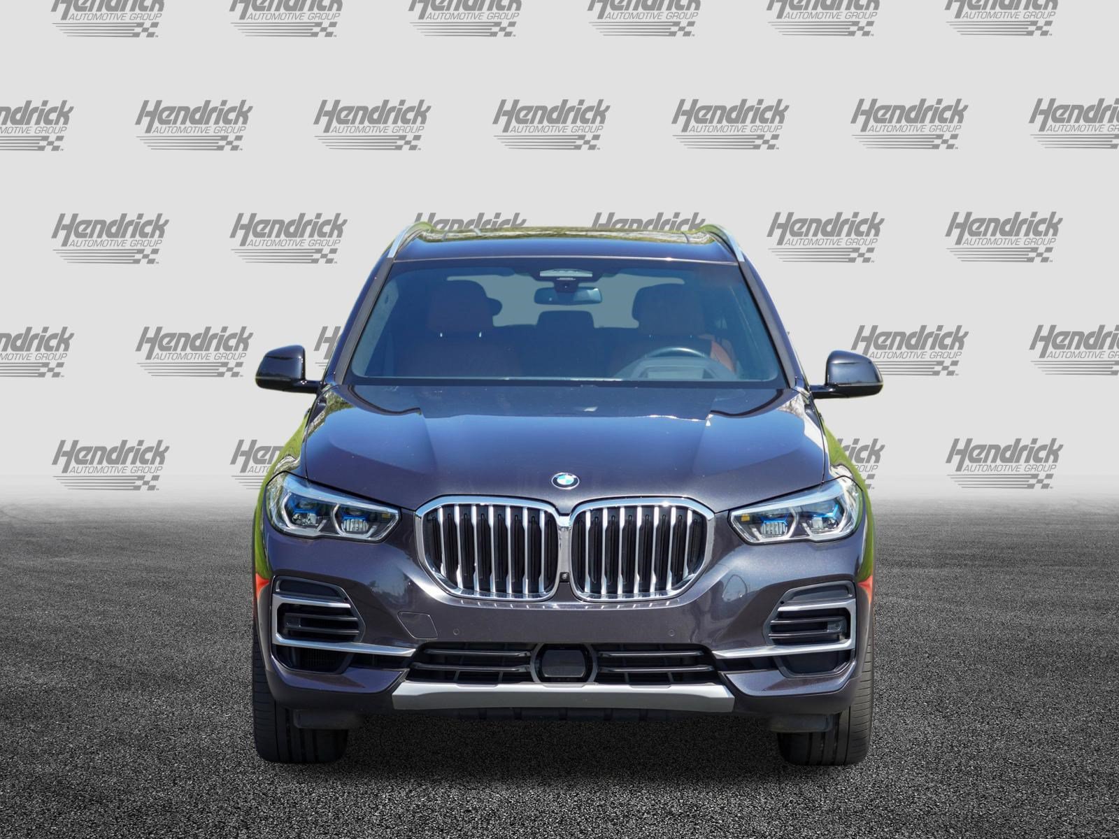 Used 2022 BMW X5 xDrive40i w/ Executive Package AWD/4WD image 3