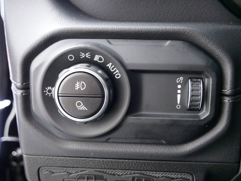 Certified 2024 Jeep Gladiator Sport w/ Premium Package image 36