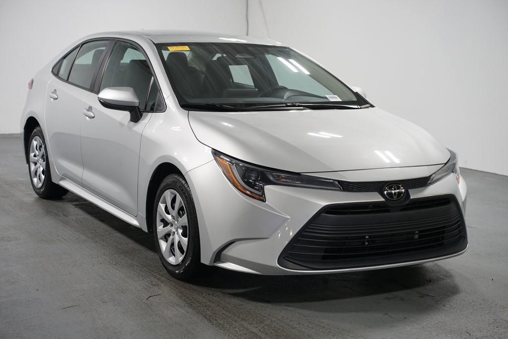 Certified 2024 Toyota Corolla LE image 3