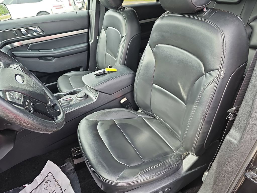 Used 2019 Ford Explorer XLT w/ Equipment Group 202A AWD/4WD image 20