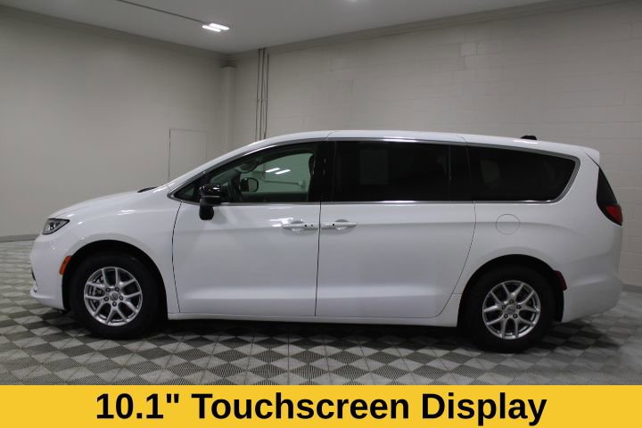 Used 2024 Chrysler Pacifica Touring-L image 11