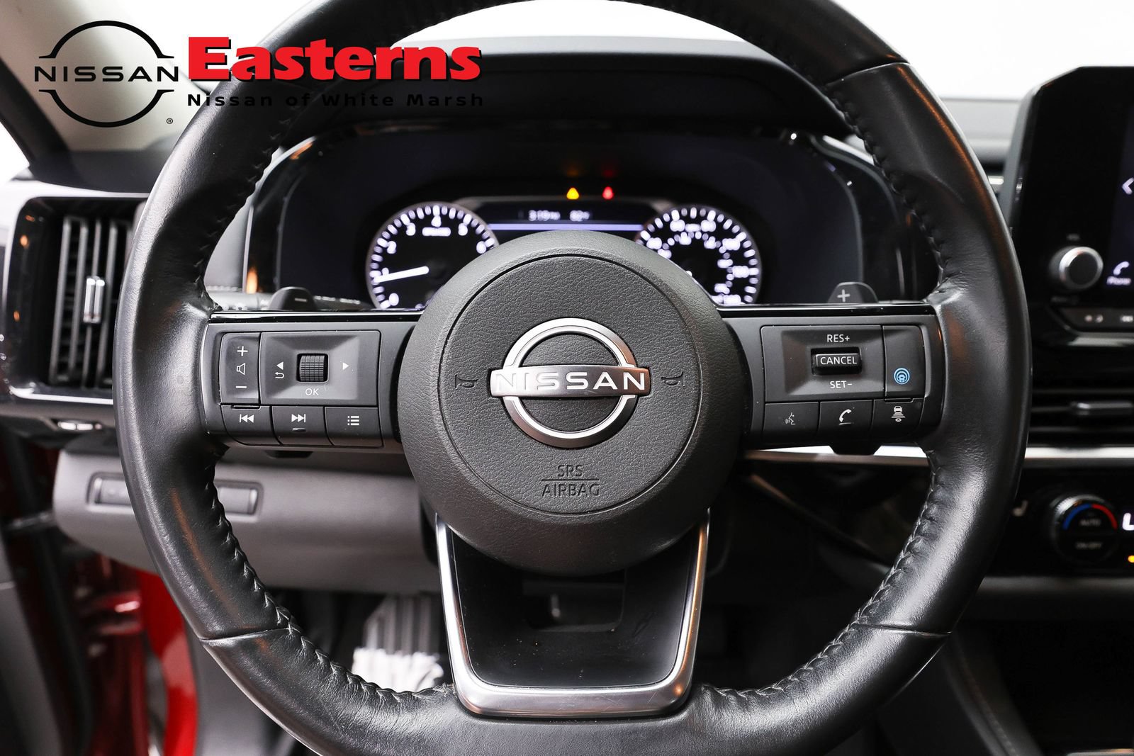 Used 2023 Nissan Pathfinder SV AWD/4WD image 10