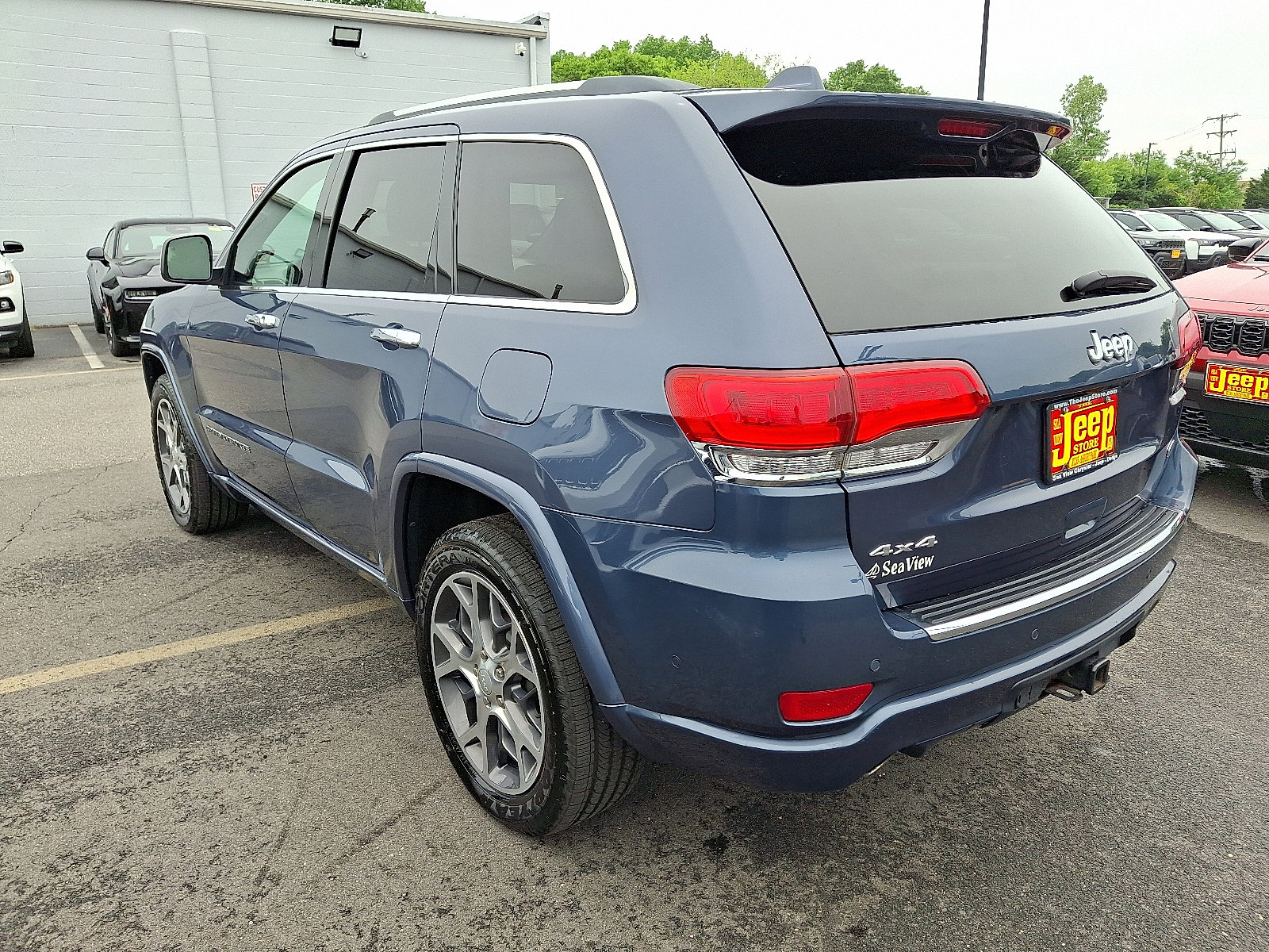 Certified 2019 Jeep Grand Cherokee Overland AWD/4WD image 4